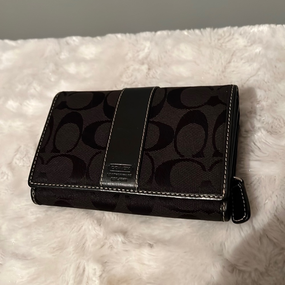Coach Vintage Signature C Canvas with Leather Trim Small Bifold Wallet. Black